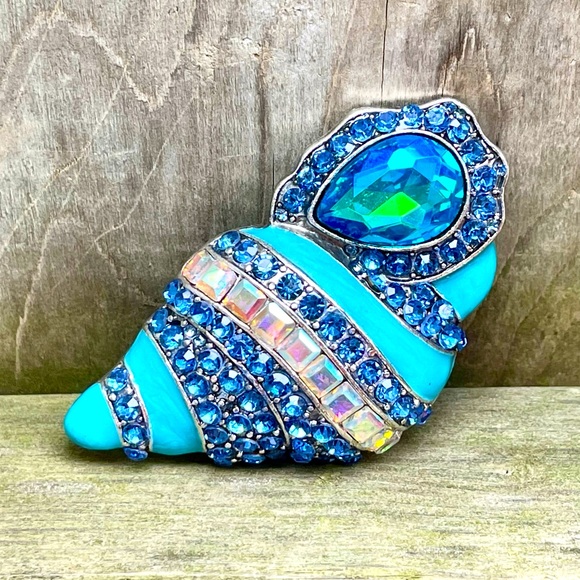 Conch Brooch Rhinestone Conch Pin Silver Tone Conch Brooch - Picture 3 of 4